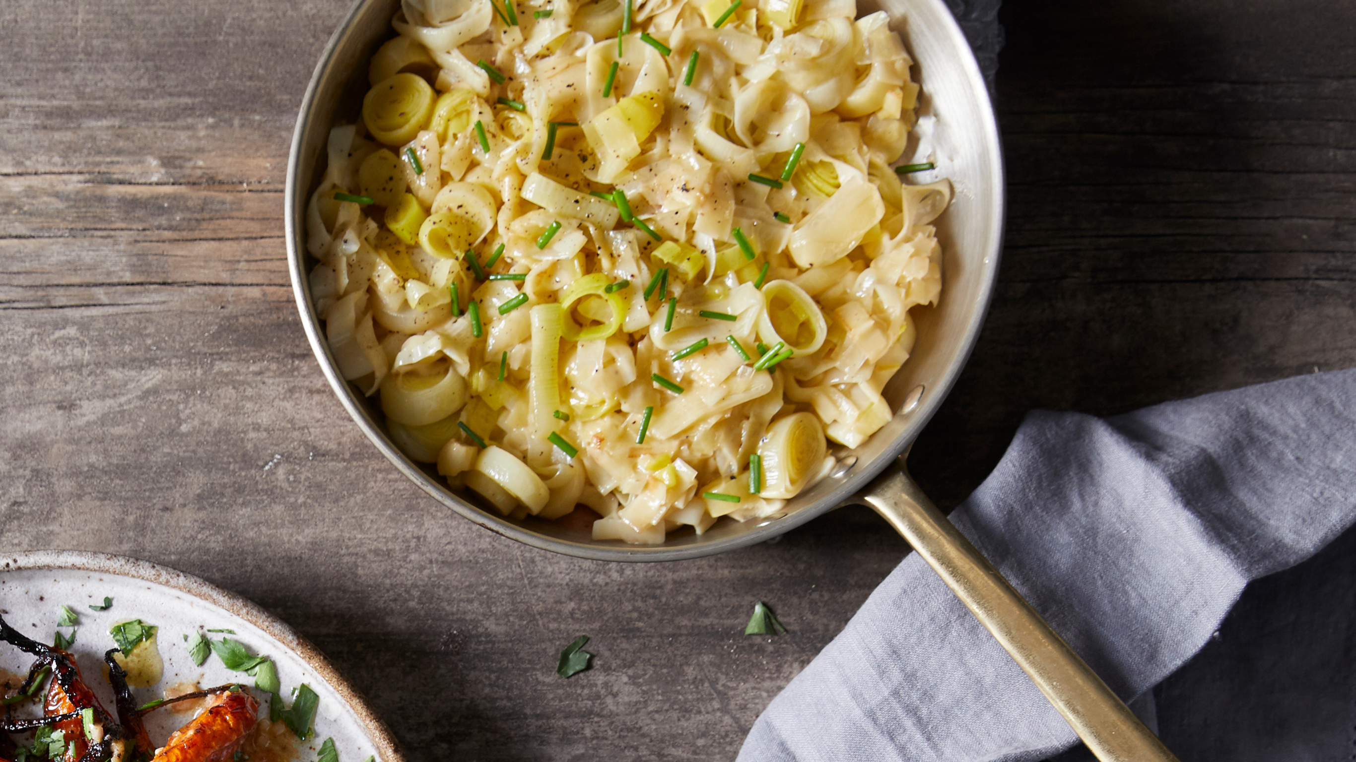 Vegan Creamed Leeks with Chives, a side dish you can make for Christmas.