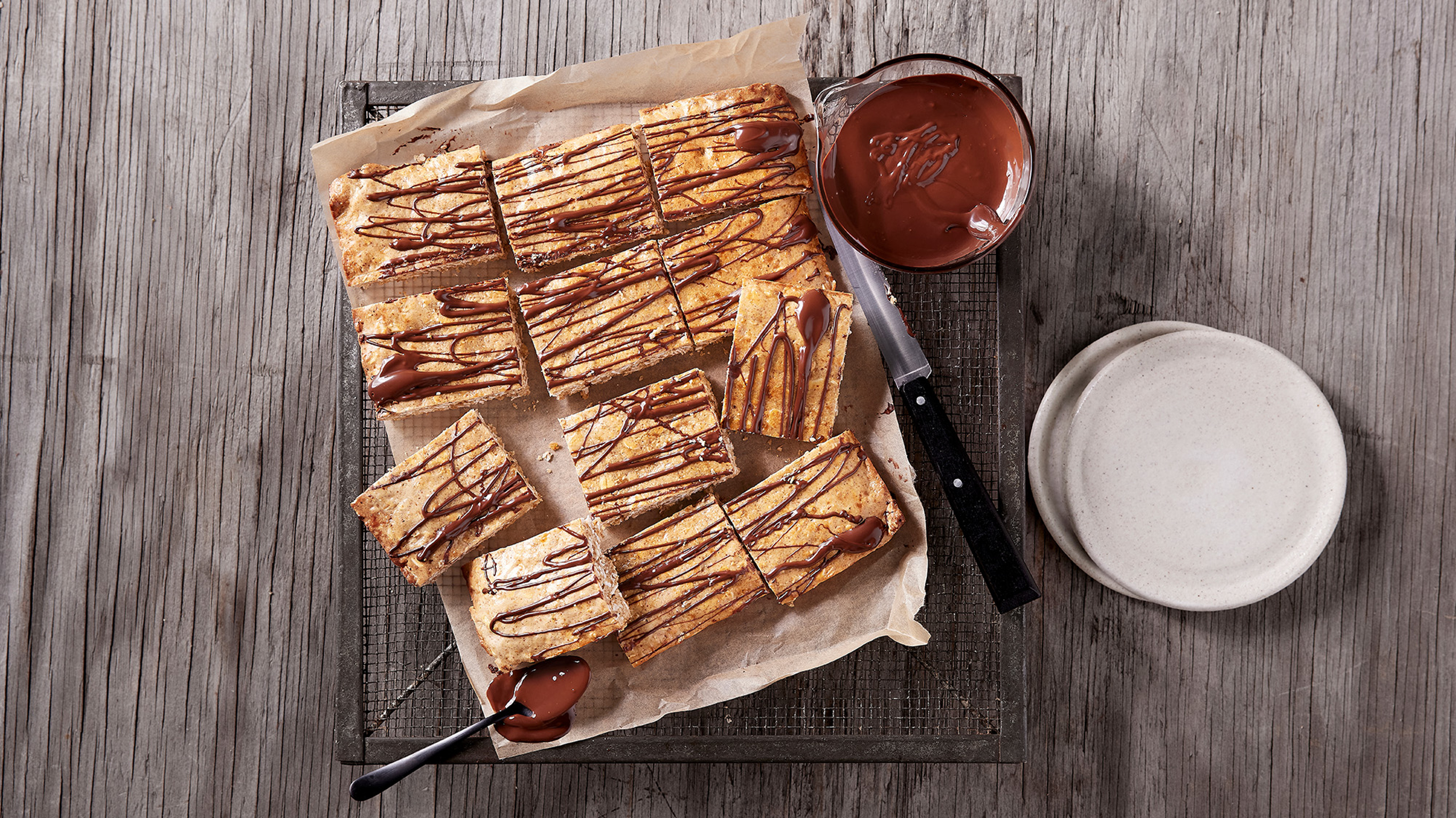 6-ingredient Choc Protein Slice from the Centr meal plan.