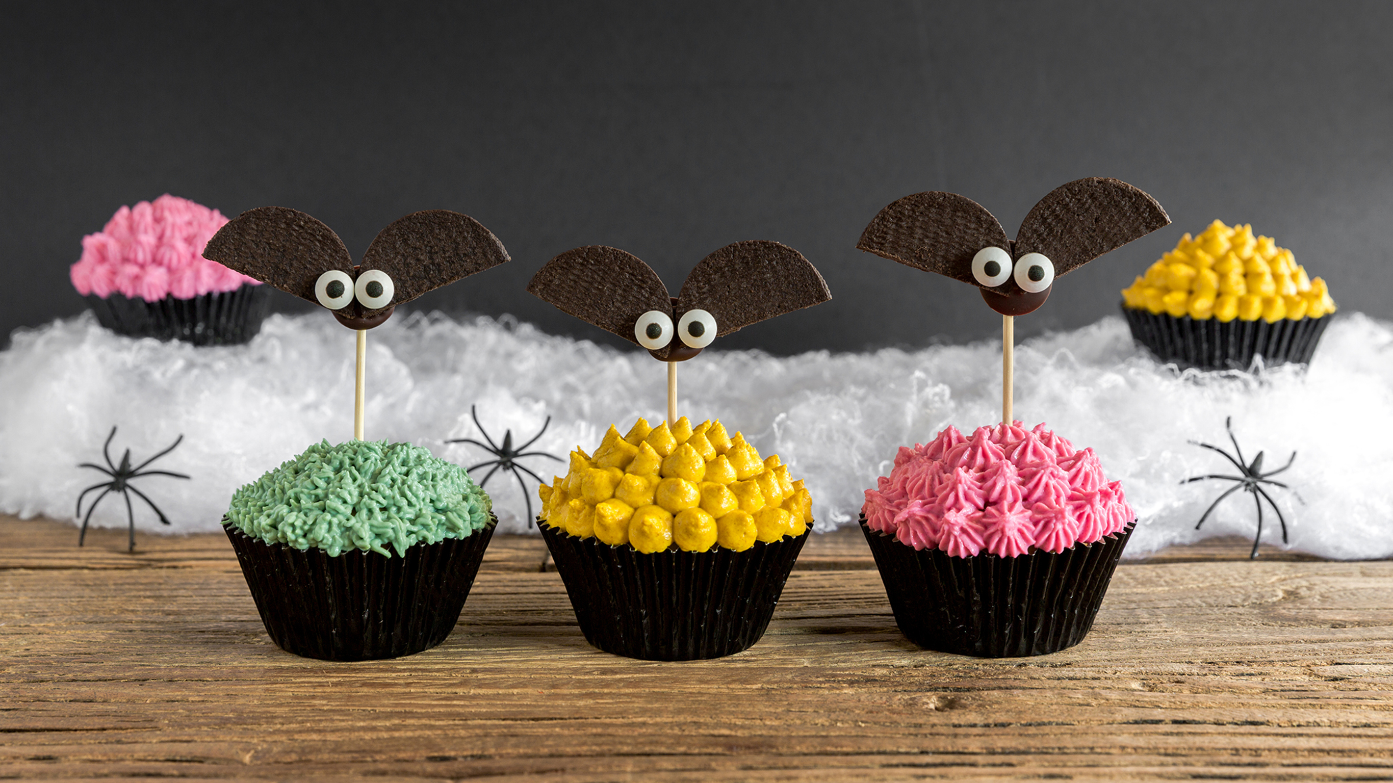 Dan's Halloween Cupcakes with Plant-based Dyes