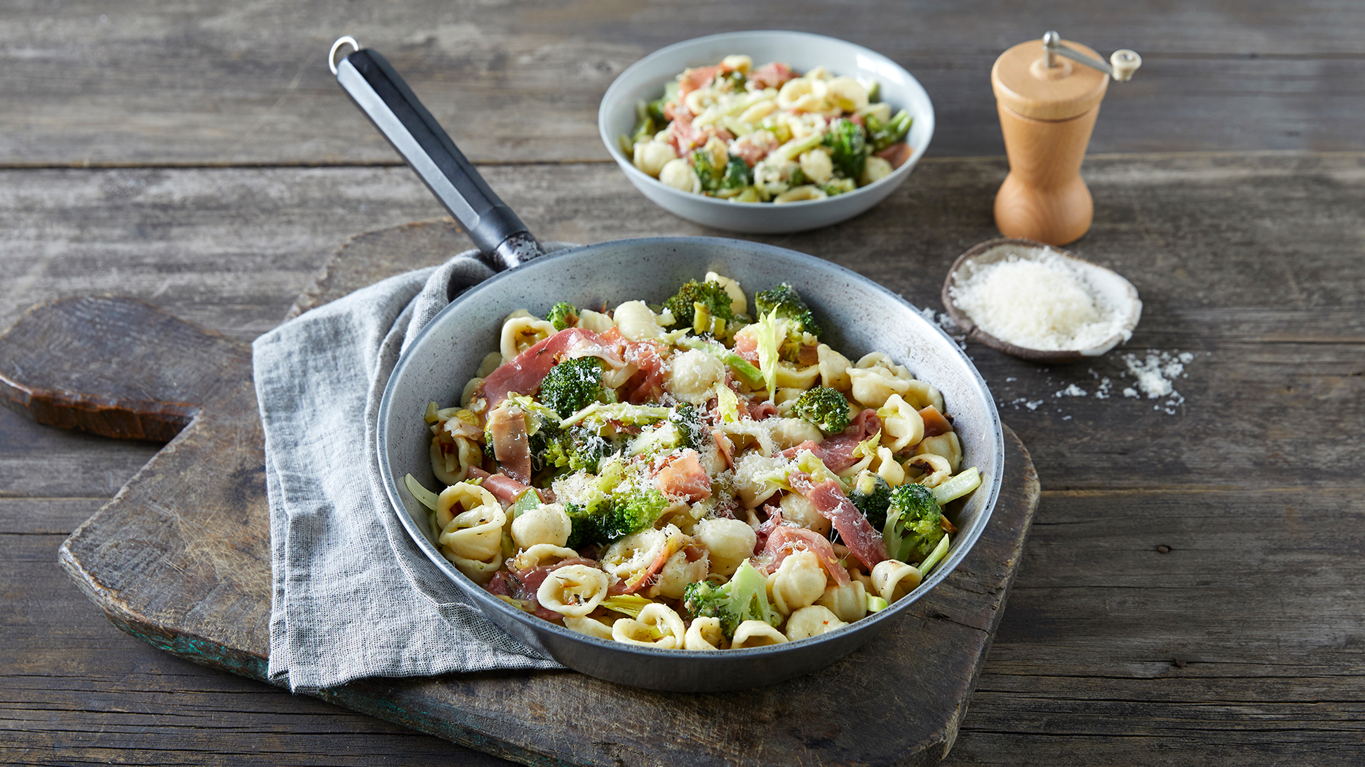 Palisa's One-pot Broccoli & Prosciutto Pasta