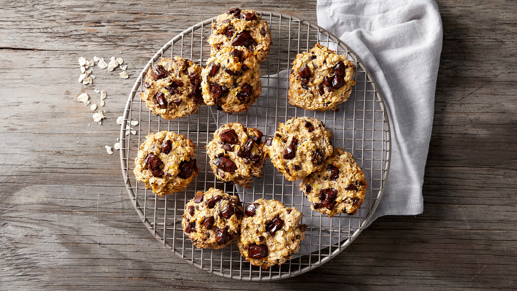 3-ingredient Oat, Banana & Chocolate Cookies