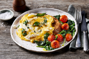 Cheesy Scramble with Spinach & Tomatoes