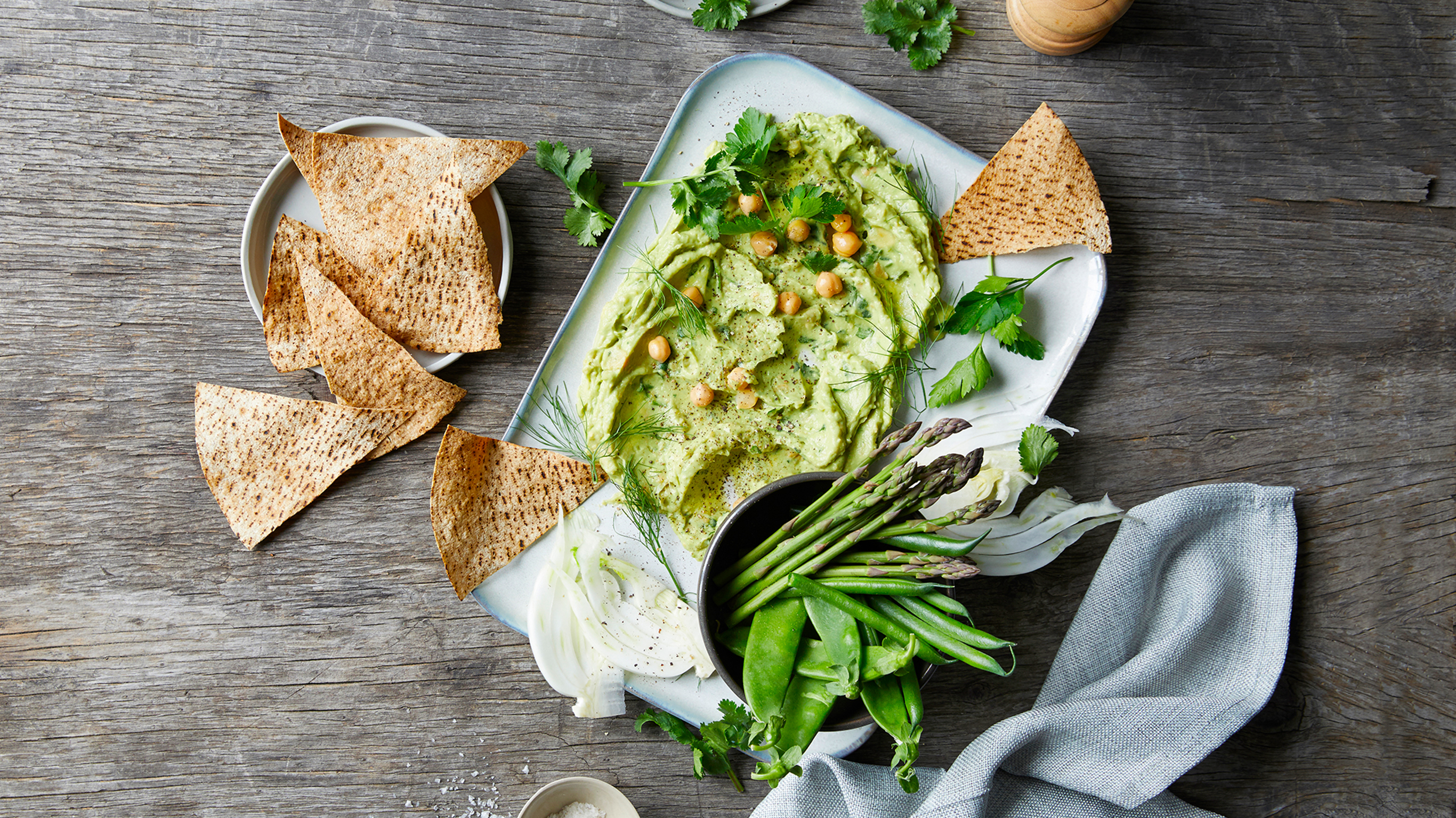 Avocado Hummus Dip with Pita