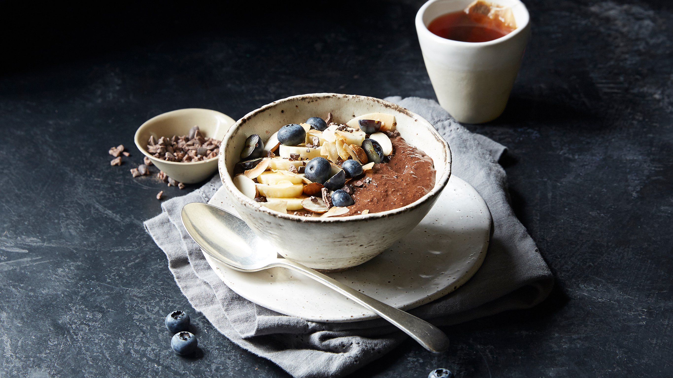 Chocolate Blueberry Smoothie Bowl from the Centr meal plan.