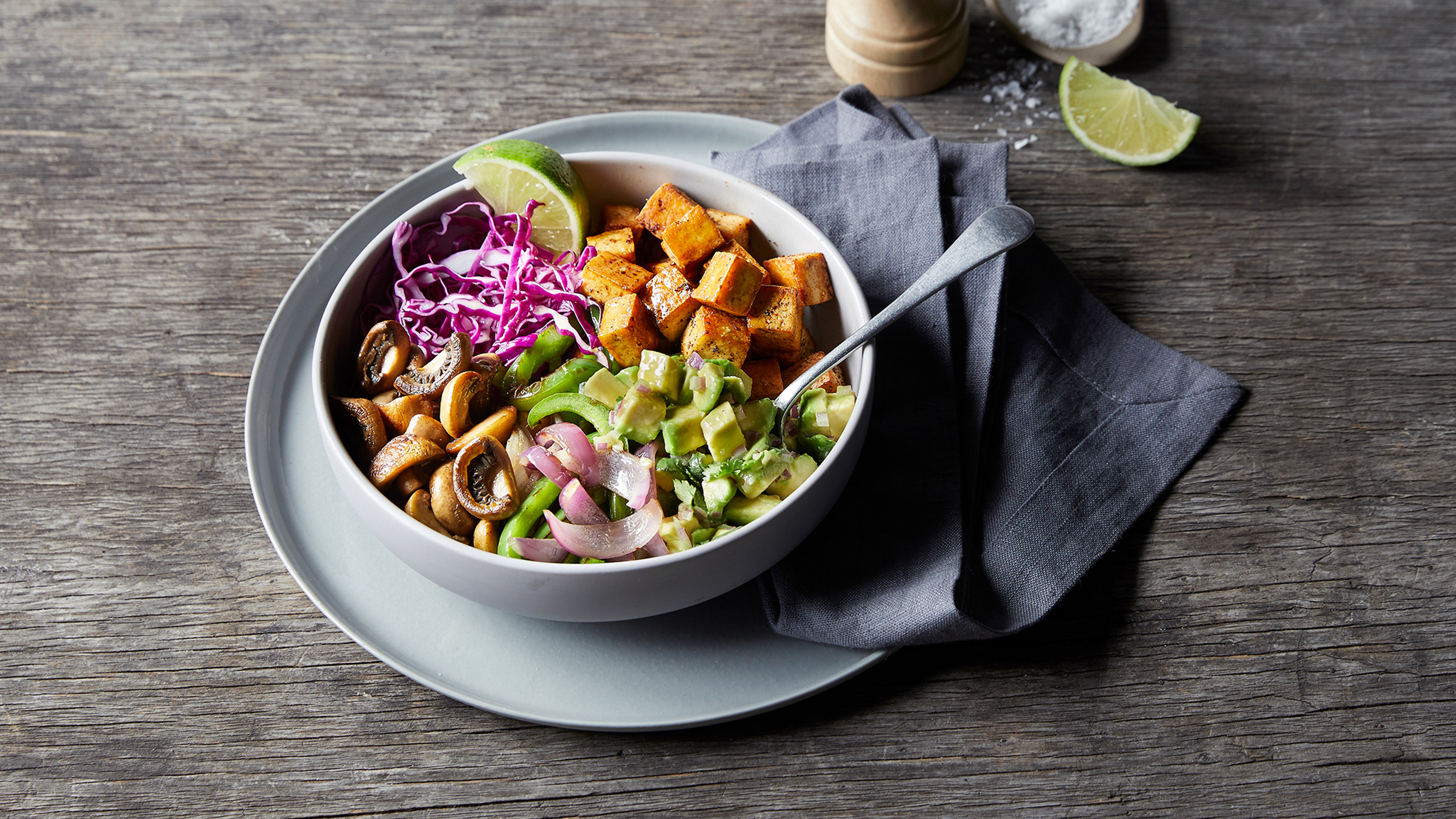 The Mushroom & Tofu Fajita Bowl from Centr's recipe library.