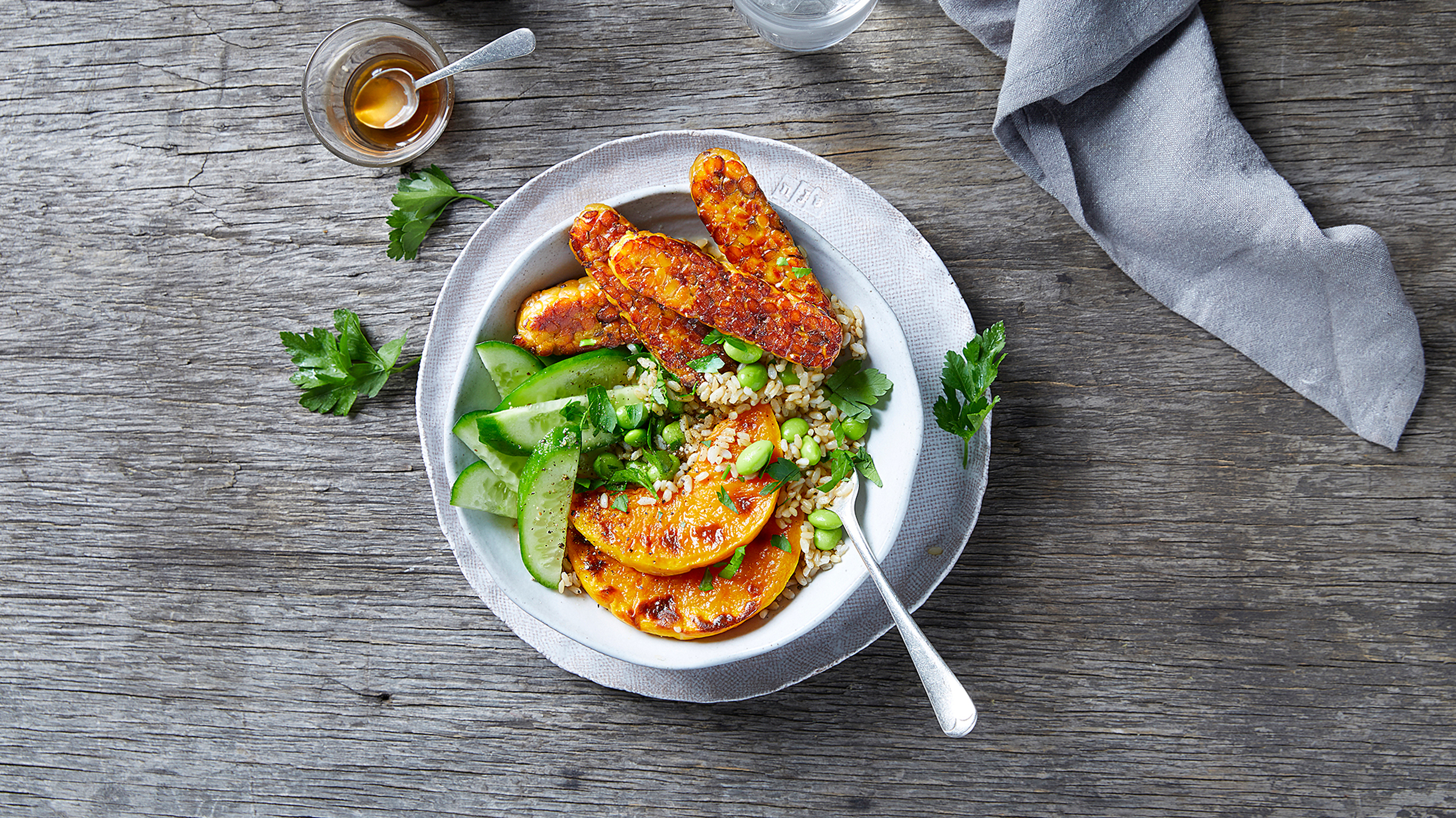 The Caramelized Squash Poke Bowl from Centr's recipe library.